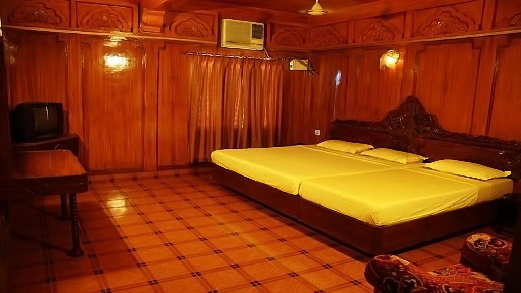 Hotel Sagar Kambam Exterior photo